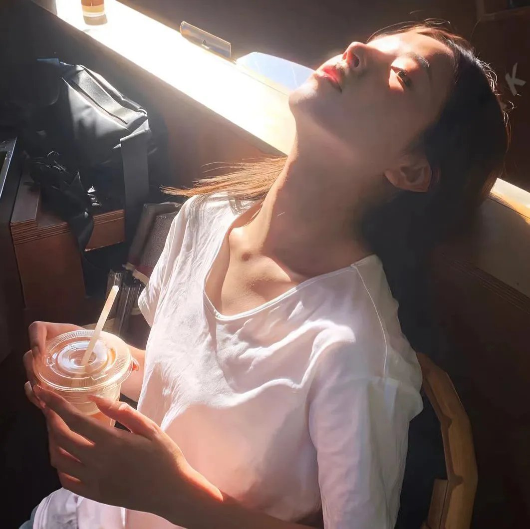 爱在弹指间